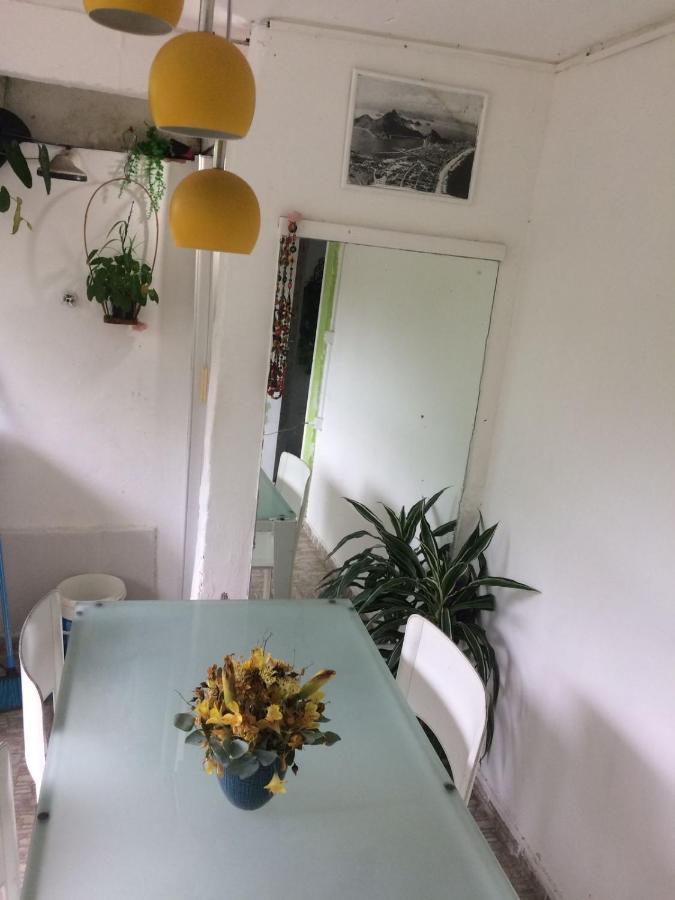 Quarto em Acomodações Particulares Casa Zona Sul